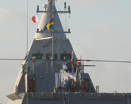 061108_Helikopter har landat på HMS Visby sett akterifrån..jpg