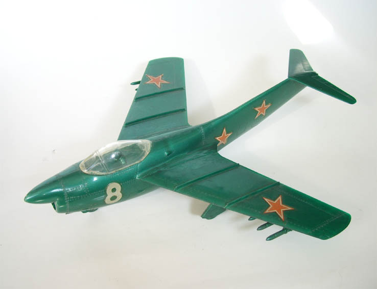 Auroras MIG 19.jpg