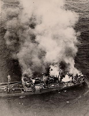 Alsterufer brinner 27.12.43.jpg