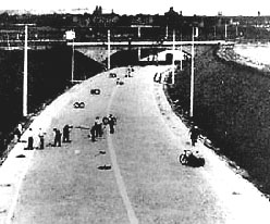 Köln-Bonn under byggnad 1932.jpg