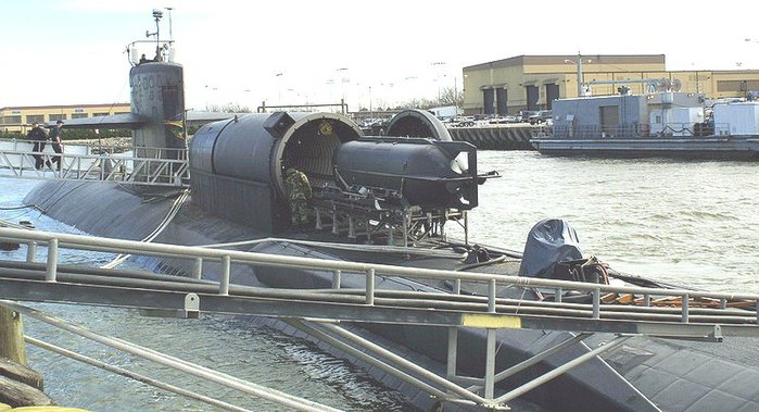 SEALwetDeliveryVehicleloading.jpg