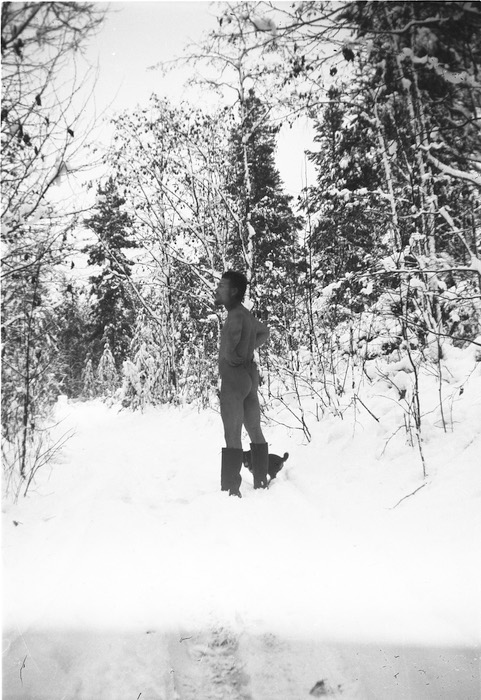 vinter ut med hunden.jpg