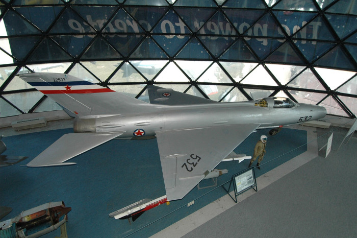 BAM-19a-MiG_21_F-13.jpg